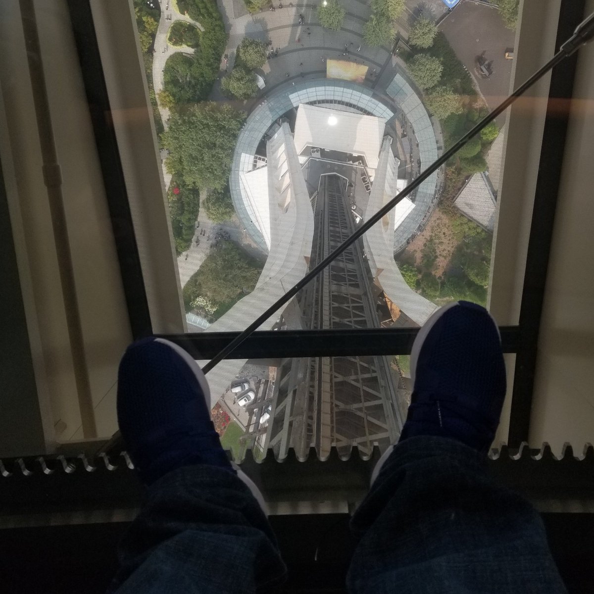 mariachiloco1_'s tweet photo. Ajuaa! Space Needle In Seattle Was Really Cool To See! ๐ฑ๐ฌ๐ณ๐คช๐๐ผ๐๐ผโ๐ผ #SpaceNeedle #Seattle #Tourist #LoveToTravel #ImReallyHigh #ImNeverScared #FaceYourFears #ButDidYouDie #NoPosWow #NoPosEstaCabron #ThisCouldBeUs https://t.co/U81FXg0YvE