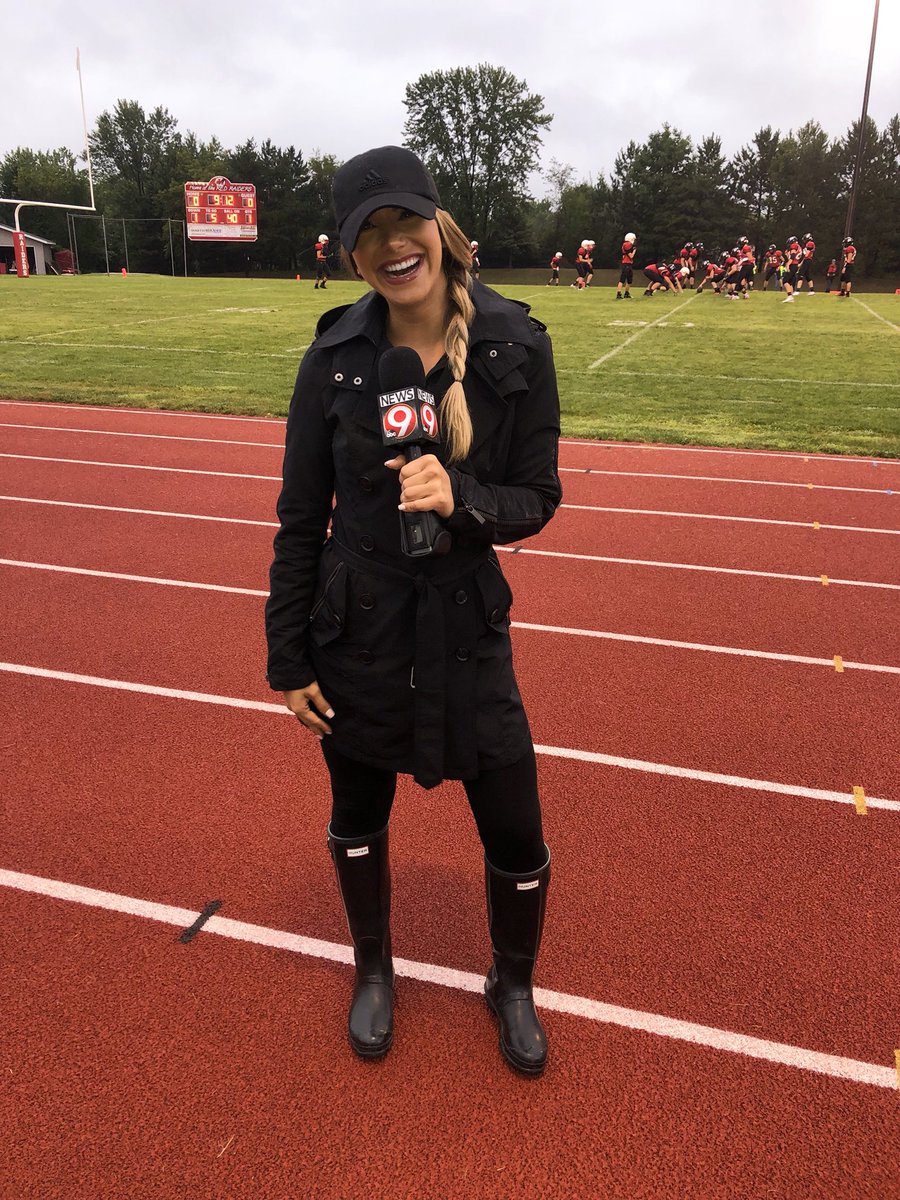 AlexisGeffin's tweet photo. Happy Friday Night Lights...Plus the rain, minus the lights #wiaafb #wisfb #SportsExpress9 https://t.co/TnHrWq9s1a