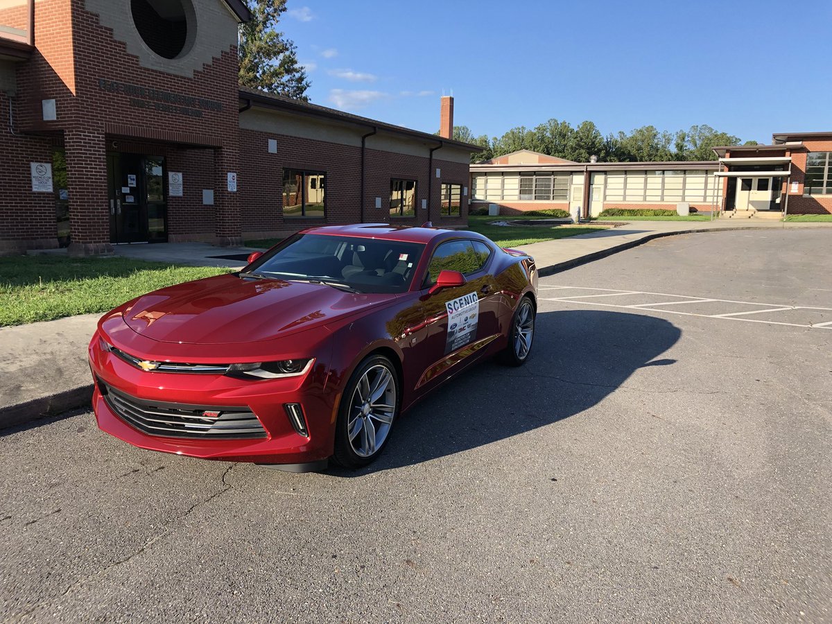 karop3's tweet photo. Flat Rock Elementary 2018 5th Grade Open House. “KIKI STYLE.”  Big thanks to @ScenicFord / Scenic Chevy for making this open house unforgettable to our students.  @riekehofp @iluveducating @draughnda https://t.co/pZ8mpPuQvM