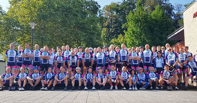 Hello there! @blgwonen is ready for take-off🚴🏾‍♂️🚴🏾‍♂️🚴🏻‍♀️🚴🏻‍♀️🚀 #gankfitse #stamgasten #cyclingconnects ift.tt/2LNhE5Q