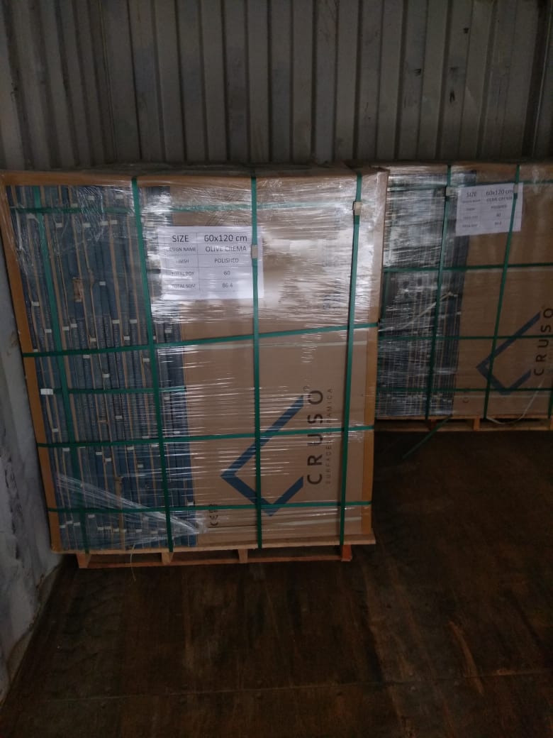 InfinitySlab's tweet image. Qatar consignment is on the way.

To know more about us visit our official website cruso.in or connect us via below phone number &amp;amp; email address.

Email: export@cruso.in
Ph:+91 953 792 3230

#madeinIndia  #1200x2400 #120x240cm #120x120cm #80x160cm #60x120cm