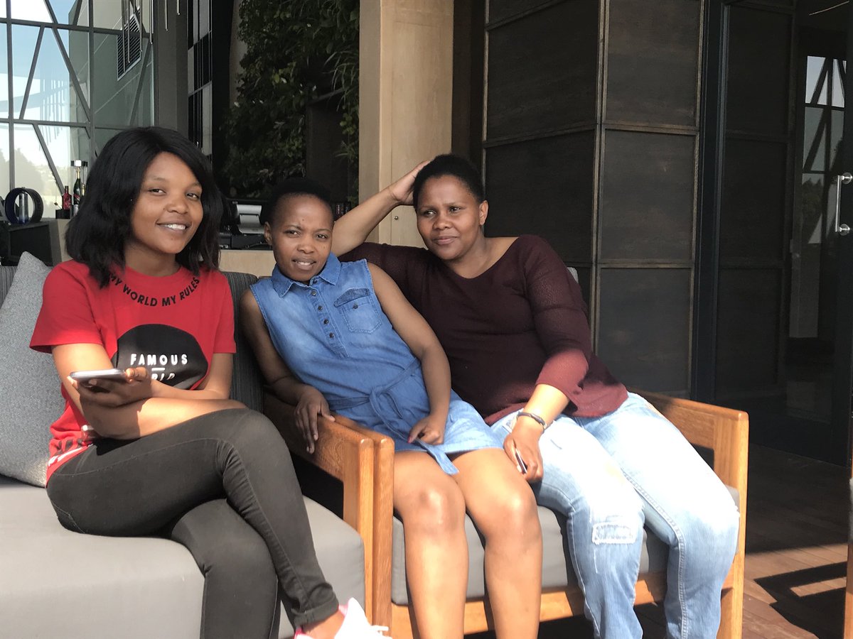 thandymatlaila's tweet photo. We’re tryna figure out if we wanna swim, shop or just take pics 😭😭😭 @WhiteStarMaize #VIPWinners https://t.co/dG1ZdtBrq8