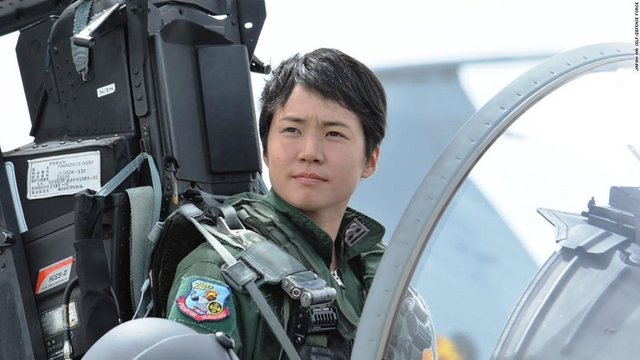 海外の反応 ディミヌート 航空自衛隊初のf 15戦闘機女性パイロット誕生 海外の反応 松島美紗 T Co Yxvtga9jkz