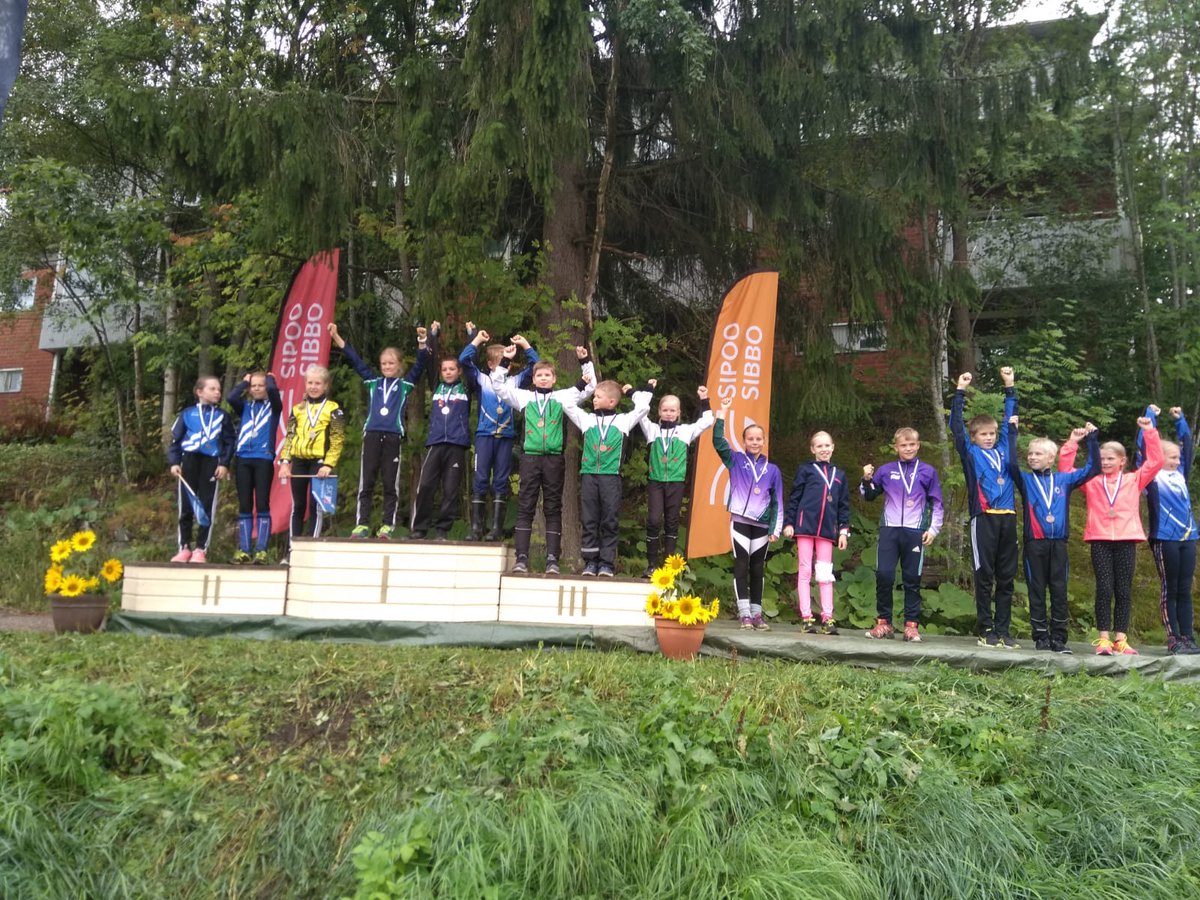 Nokia 2 joukkueelle E-sarjassa pronssia #KLL viestissä Sipoossa. #suunnistus 💪🥉🎂