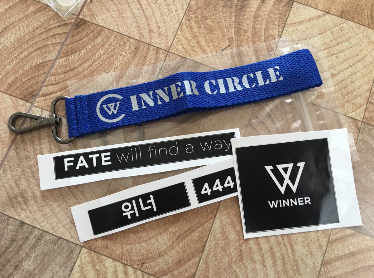 LP_MilkTea's tweet photo. มาค่ะ เราจะมาเสริมสร้างแต้มบุญให้คนที่กดบัตรให้เราได้ แม้ว่าจะมีอุปสรรคเล็กน้อย(??) ก็ตาม รีเลยค่ะ เฉพาะคนที่ไปงานนะคะ คืนก่อนวันงานคอนจะมาสุ่มแจกนะคะ ❤️ รับของได้วันคอนเลยจ้า 😆#WINNER2018EVERYWHERETOURinBKK https://t.co/jXPdTDUoXR