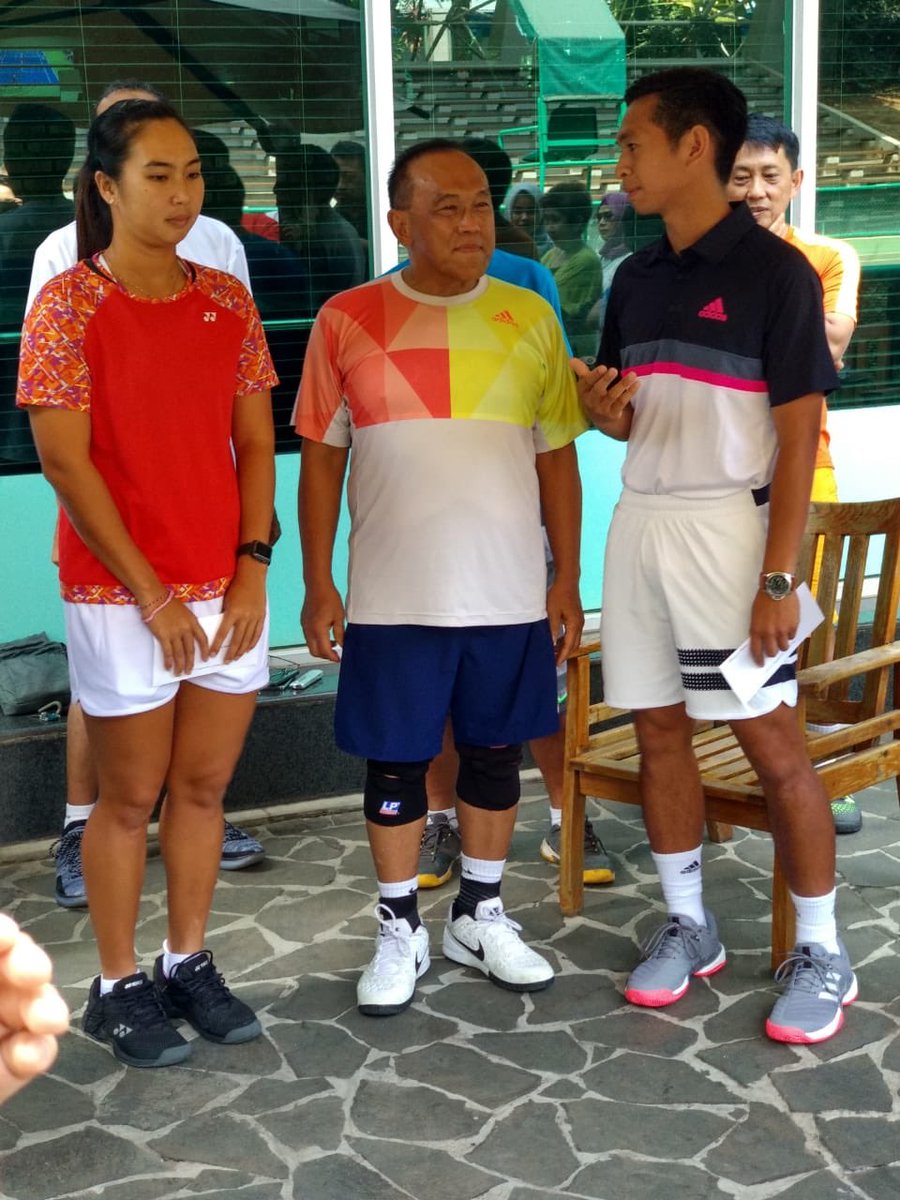 Saya berharap Christopher dan Adila terus meningkatkan prestasinya. Semoga bisa meraih cita dan mencapai targetnya.

Semoga semakin banyak petenis muda yang lahir. Bukan tidak mungkin masuk Grand Slam. India saja bisa, masak kita tidak bisa. Indonesia Bisa!

#AsianGames2018