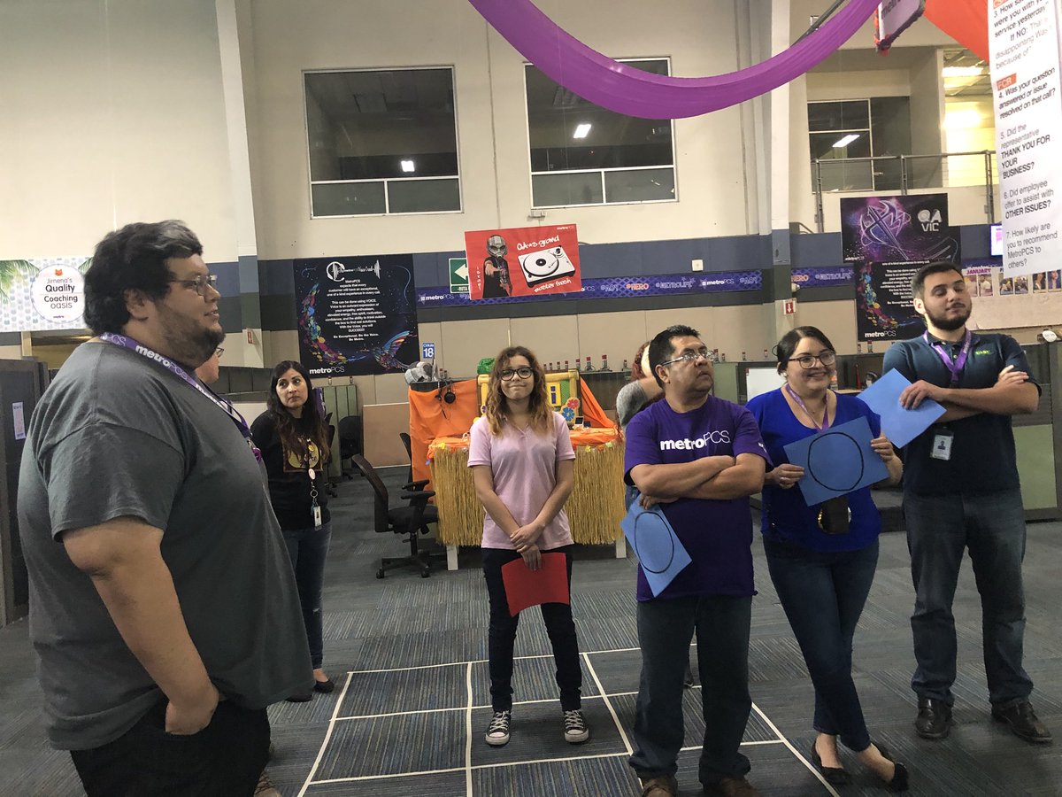 daniegs16's tweet photo. Human tick tock toe! Plus metrotrivia 😃
#metrofun #metrowork
@spartanamaro @Josie_MPCS @telmpcsmxl @Greg_MPCS https://t.co/iq3JaO4tZV