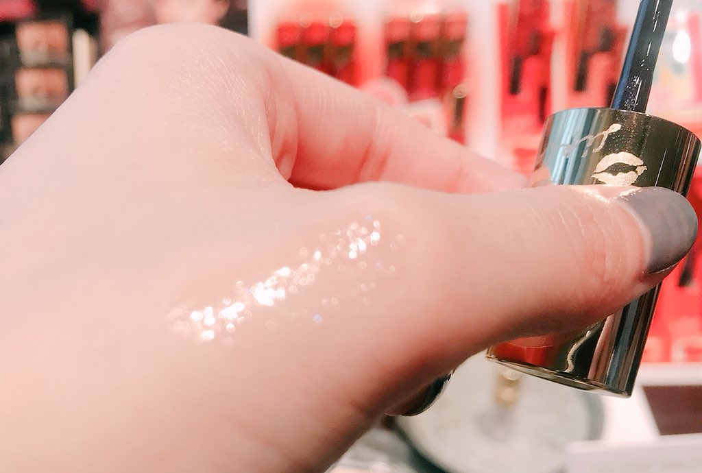 Nomde_official's tweet image. あの話題のリップから、
ロフト限定カラーが登場🌈

今回の7色虹色パールは、
パープル強めになってるよ💘
9/3〜発売！売り切れる前に急げ🏃‍♂️

＃ロフトのコスフェス
#excelmake