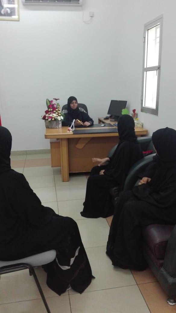itqanmoe's tweet photo. حلقة نقاشية عن منهج كامبرج لمعلمات المجال الثاني متابعة وإشراف المعلمة الاولى الاستاذة هدى الصوافية  بتاريخ 
27 / 8  / 2018م https://t.co/WD8zEfHApi