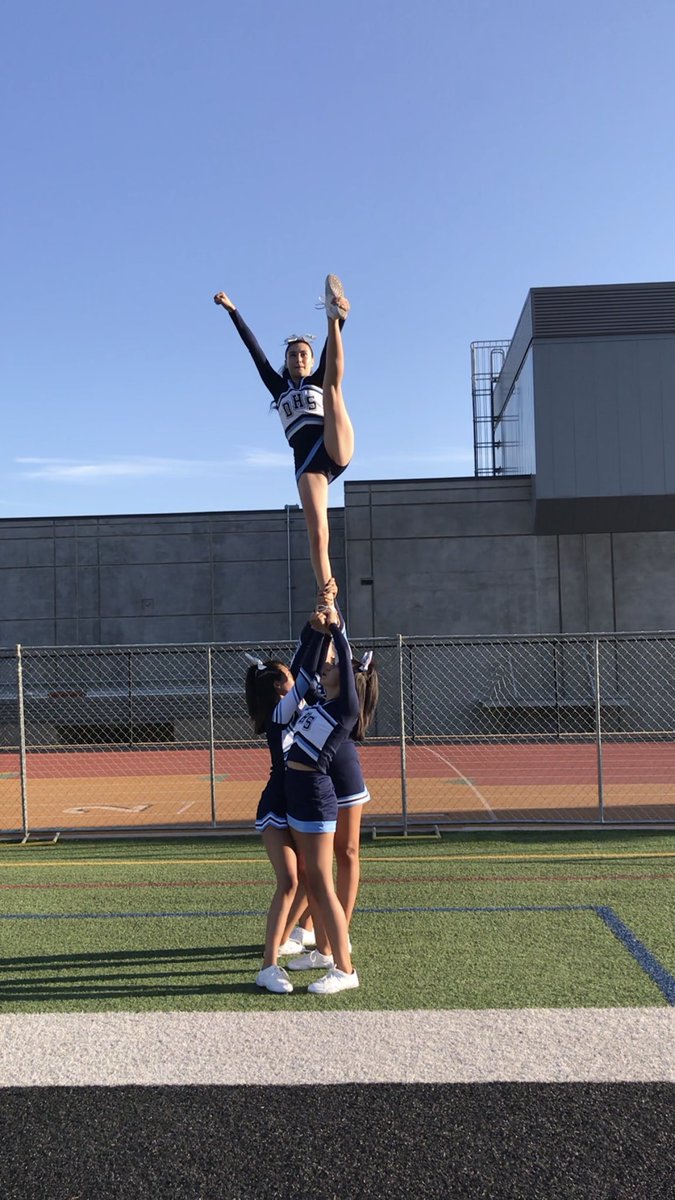 DuarteCheer's tweet photo. Ready, Set, Hit!!! 

Team members more like Team Sisters ! 💙 We are the best D-H- S #LetsGoFalcons #FridayNightLights #DHSCheer 💕🎀💙 https://t.co/pDfgReWRA4