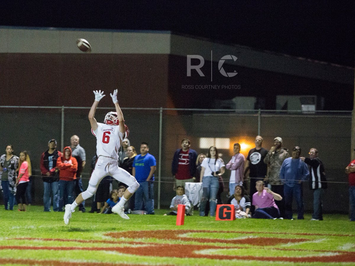 RossCourtneyPix's tweet photo. Opening night of football season. Check out the images from Prosser vs Sunnyside football at https://t.co/1Ia11RwlP1 https://t.co/QDYakIHuIu