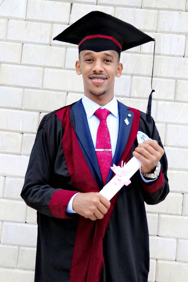 indhataag's tweet photo. It is my pleasure to be nominated the  first class honour and score the highest CGPA 3.95/4.0 of my University of Somalia(UNISO) among 1379 graduates.... This comes from Allah... https://t.co/NwtHvUWELm