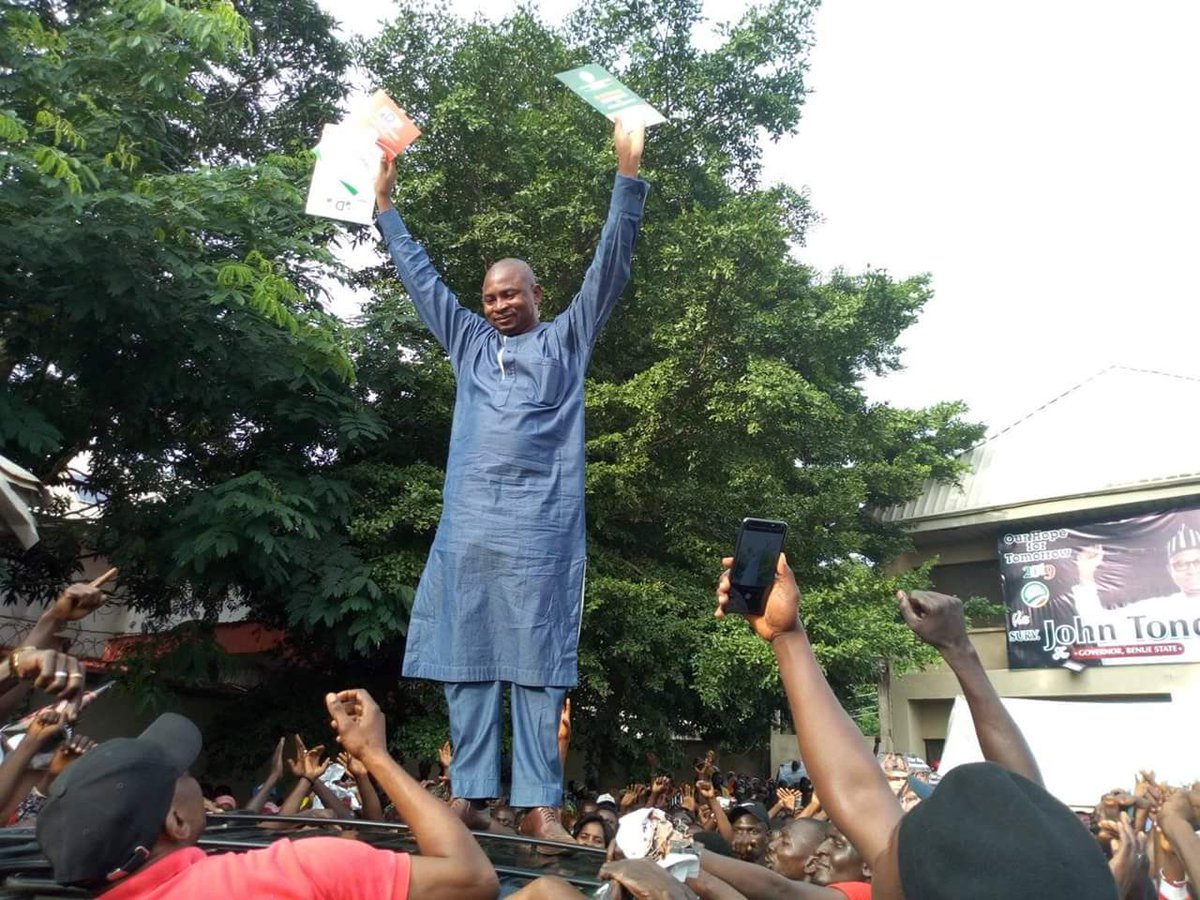 bem_jabez's tweet photo. About yesterday when a benue guber aspirant Surv John Tondu arrived Benue with his Nomination forms. https://t.co/veuKbA9GQl