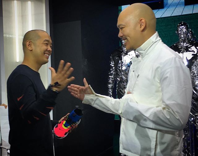 jeffstaple's tweet photo. This is la familia, I'll explain later.
#TeamEarly
#TeamNike
#TeamBaldie
#TeamAZN https://t.co/YYc8M8N71P https://t.co/kv4u7tx9OL