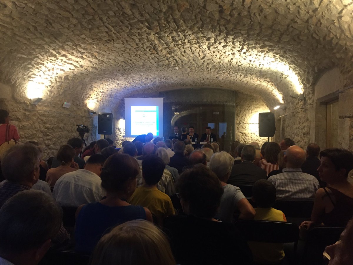 aleixmillet's tweet photo. Presentació a l’Escala de les Reserves de la Biosfera per part del Dr. Miguel Clüsener, cap secció d’Investigació i Polítiques del MAB (UNESCO). En el context de la candidatura Reserva de la Biosfera Costa Brava 2020! https://t.co/5JdwkJfDkA