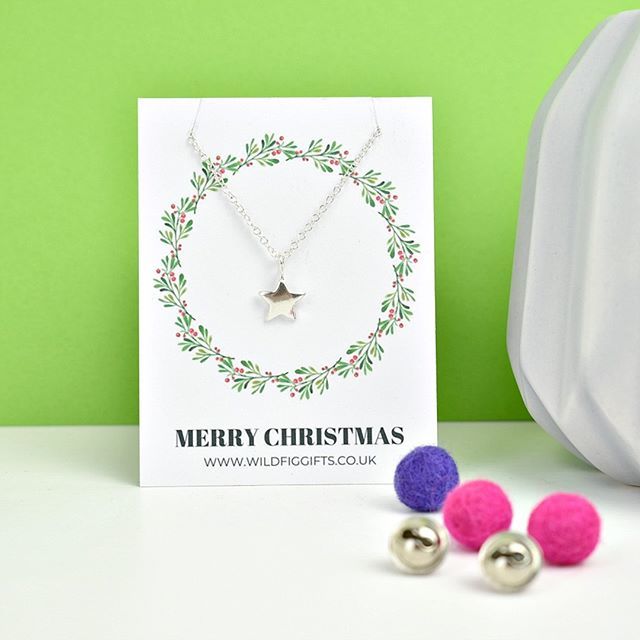 I'm serioulsy starting my Christmas shopping.  It's get's rather hectic here at WFHQ with the approach to #Christmas, I have to get it done early. 
#christmas2018 #shopsmall #jewellery #necklace #starnecklace #jewelleryaddict #etsy #etysuk #etsyseller #c… ift.tt/2Pmabgr