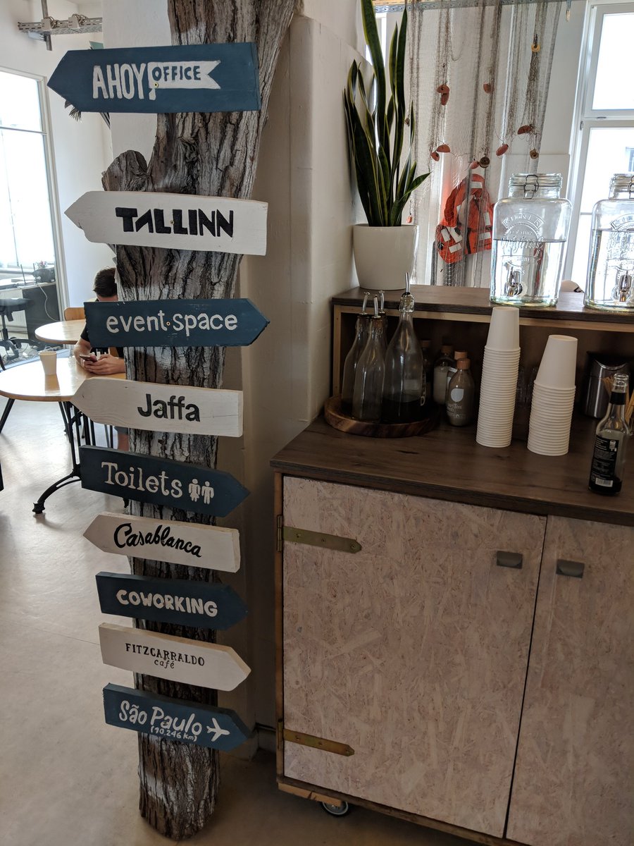 We're all set up and ready to go! Good morning Berlin, good morning #LightningHackday!