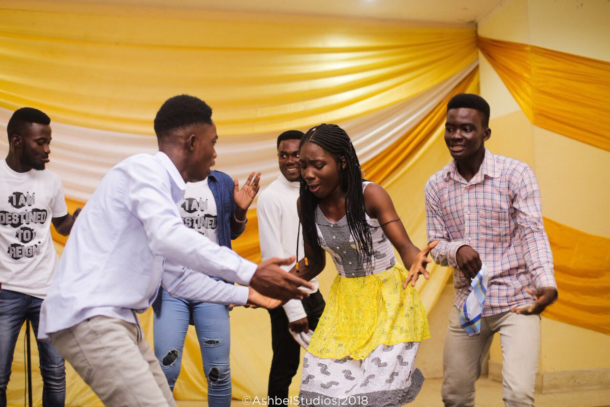 thekingsunion's tweet photo. We are glad so we sing
The mercies of the Lord endures forever.
He has remembered us in our time of trouble.
The mercies of the Lord endures forever.
"With long life will I satisfy him, and shew him my salvation" .
Says the Lord almighty.
#drama
#tks18
#tku
#makemeaking https://t.co/e5B90mr4tL