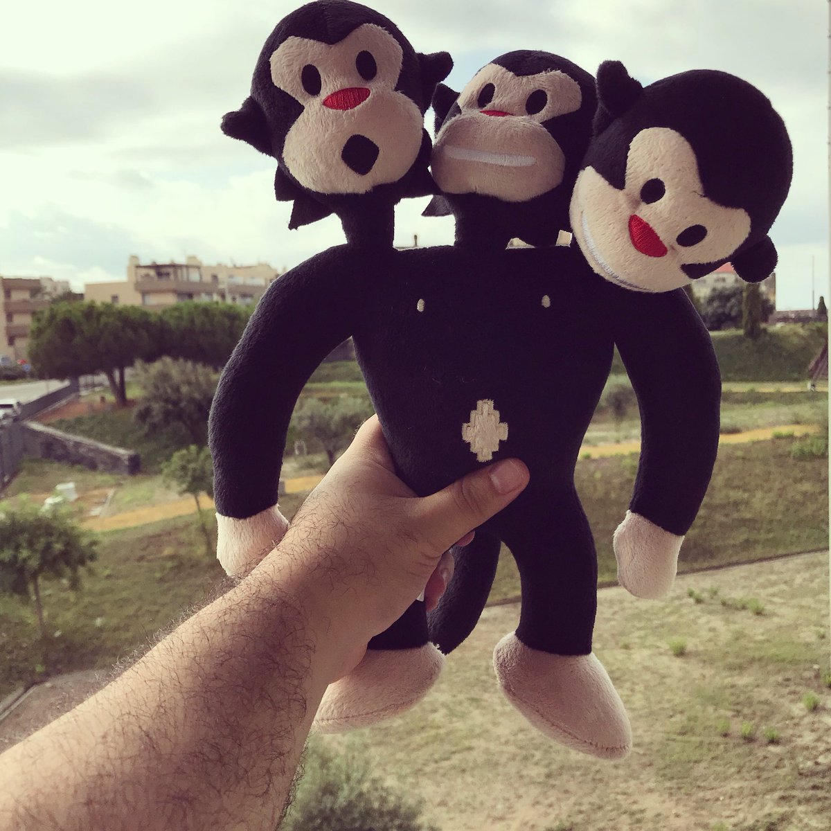 maestromakhan's tweet photo. Look behind you! A three-headed monkey!
Thank you sooooo much @Fimiki_com for this present, i love it!!! πππ
If you also love it, you can buy it in @Solo_Pixel
#monkeyisland #threeheadedmonkey https://t.co/ZYkcfvHlaK