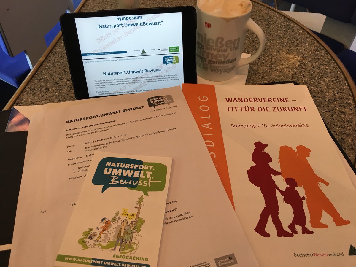 Auf dem Weg nach Düsseldurf zur Messe #TourNatur wo das Symposium „Natursport.Umwelt.Bewusst“ stattfindet. Hier werden u.a. die Ergebnisse der Geocaching Umfrage vorgestellt an der über 7000 Geocacher teilgenommen haben. 
Weitere Infos zu diesem Projekt:
natursport-umwelt-bewusst.de/aktuelles-natu…