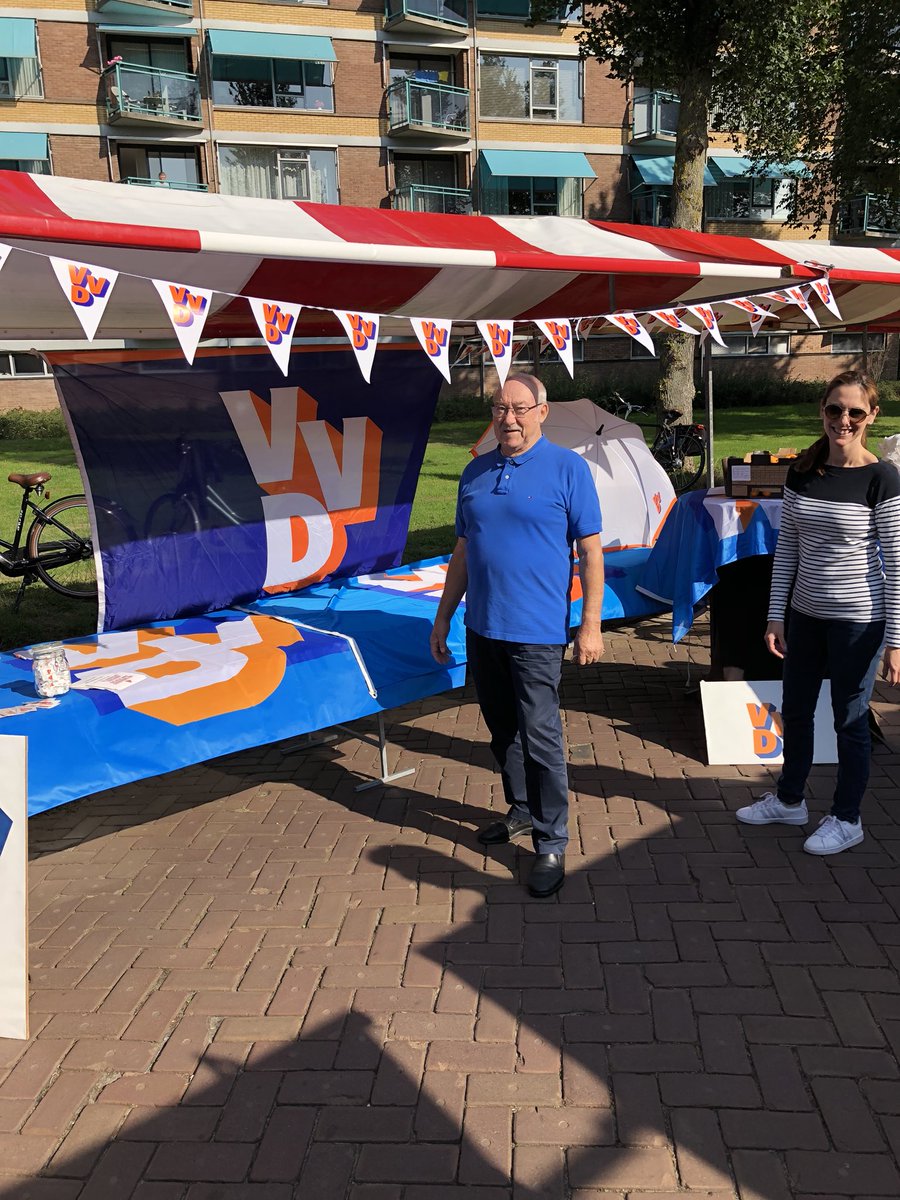 VVDHIA's tweet photo. Ook uw VVDHIA vrijwilligers zijn aanwezig bij de zomerparkdag #zpd18
Wij zoeken ook extra vrijwilligers, kom bij ons praten. https://t.co/zsJBu6vDkc