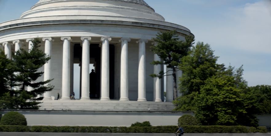 Now he is at the back of the Jefferson, going west. So I guess he took the scenic route on the DC side of the river and did a loop around the whole Tidal Basin. Nice.Just under 30 minutes, just under five miles.