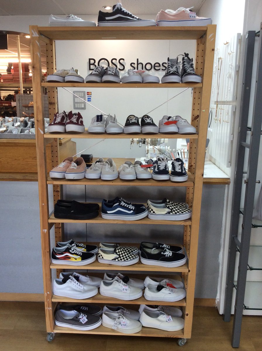 boss shoes tile hill