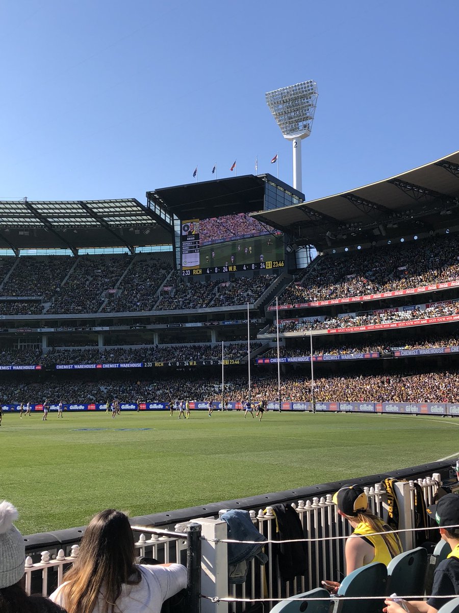 LandRunR's tweet photo. What a day to be at the MCG! #GoTigers https://t.co/zBUwIkedT7