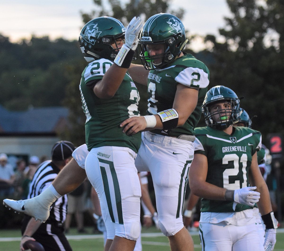Tate_Russell's tweet photo. Greeneville QB Cade Ballard was 11-of-12 passing for 178 yds with 1 TD. He ran for a 31 yards and another touchdown. Jaevon Gillespie ran the ball six times for 53 yards and two scores. https://t.co/4SJJylP5MC