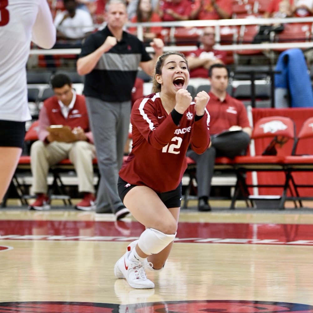 RazorbackVB's tweet photo. RECAP | O'Brien, Pamphile establish career highs in season-opening, five-set loss to Kansas.

Teams are back at it Sunday in Lawrence.

📝 https://t.co/ZLBNtaN498

#WPS https://t.co/kiZoEFdVG4