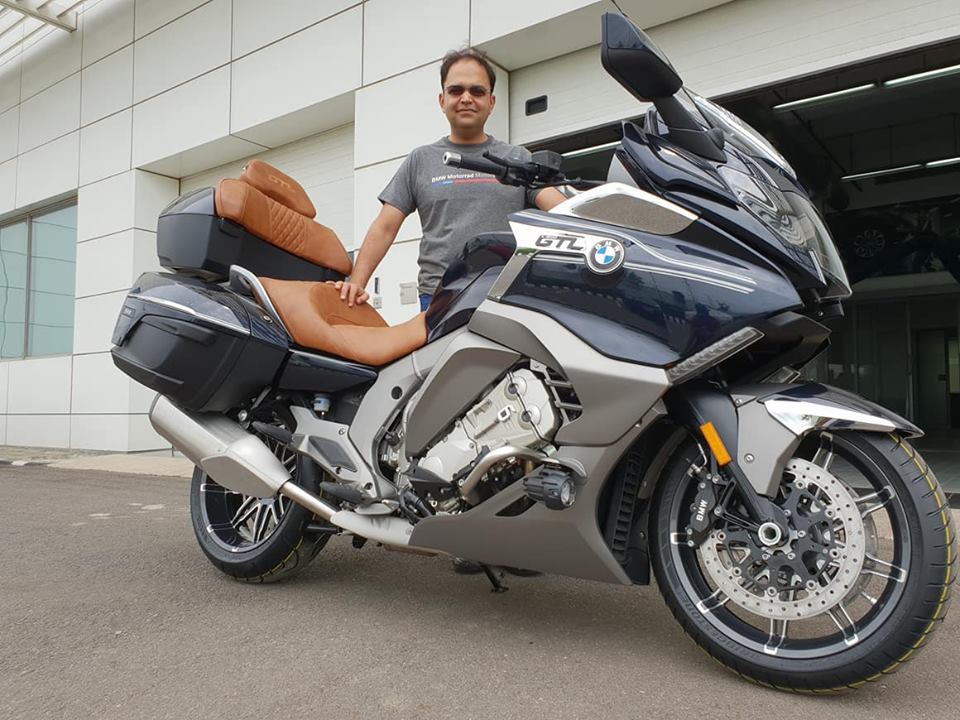 LutyensMotorrad's tweet photo. Congratulations to Mr. Nitesh Gandhi, super-bike enthusiast and a member of the renowned #GroupofDelhiSuperbikers, for the 1st Option 719 Spezial factory-customized delivered in India!
#BMWMotorradIndia ##LutyensBMWMotorrad #Option719spezial #K1600GTL #MakeLifeARide https://t.co/koowxOiQ4A