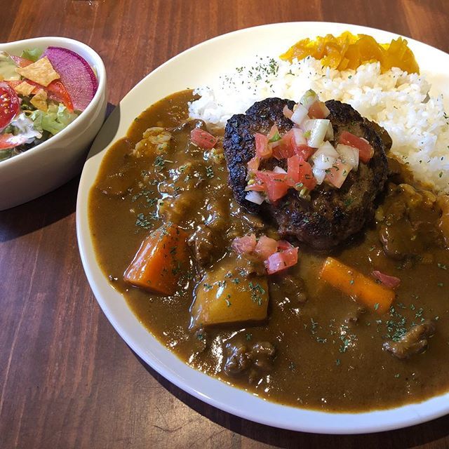 ch_un_st_ar's tweet photo. #brownhorse の #ハンバーグカレーライス
#steak
#lunch
#harajyuku https://t.co/kQORQma4zx by Instagram https://t.co/59hyfSn0KG