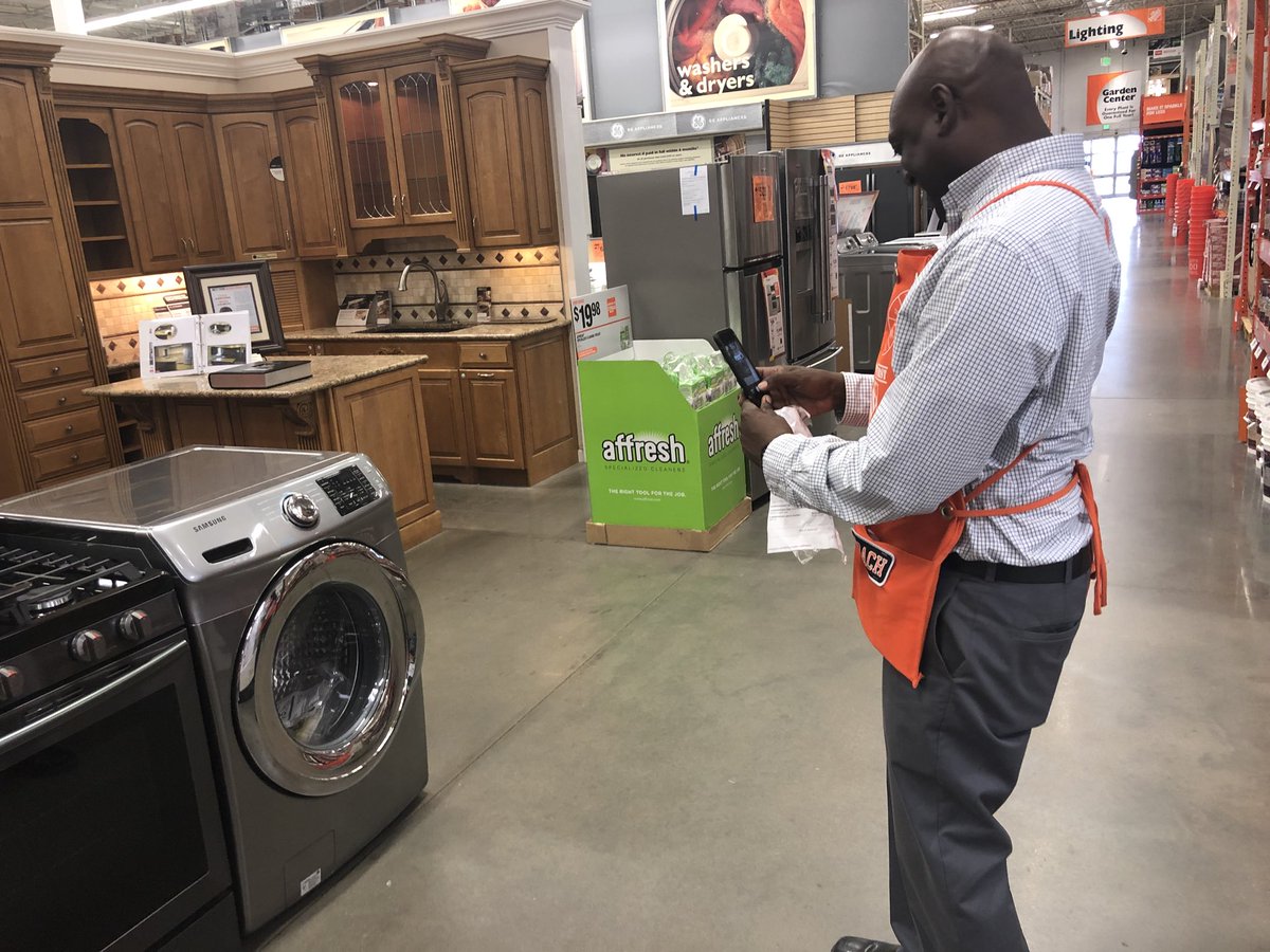 Jer29115's tweet photo. Taking a picture of a picture being taken #gettingworkdone @AsalazarHD2010 @HomeDepotWest https://t.co/JNWfzs8LYj
