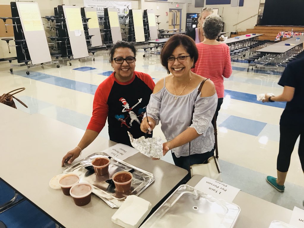 SuttonES_HISD's tweet image. We appreciate Ms. Marci and @KidsHopeUSA! One person said, “Wow, they help our students and they feed us.” We’re grateful and ready to start the year! 🙏🏼 #AimForGold #SuttonPride
