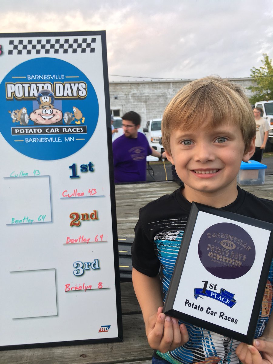 cobbersam7's tweet photo. Lil buddy Cullen Rabideaux is your @Spudlady1 Potato Days Potato car derby champion! #PotatoDays #barnesvillemn https://t.co/md2szOe0AL