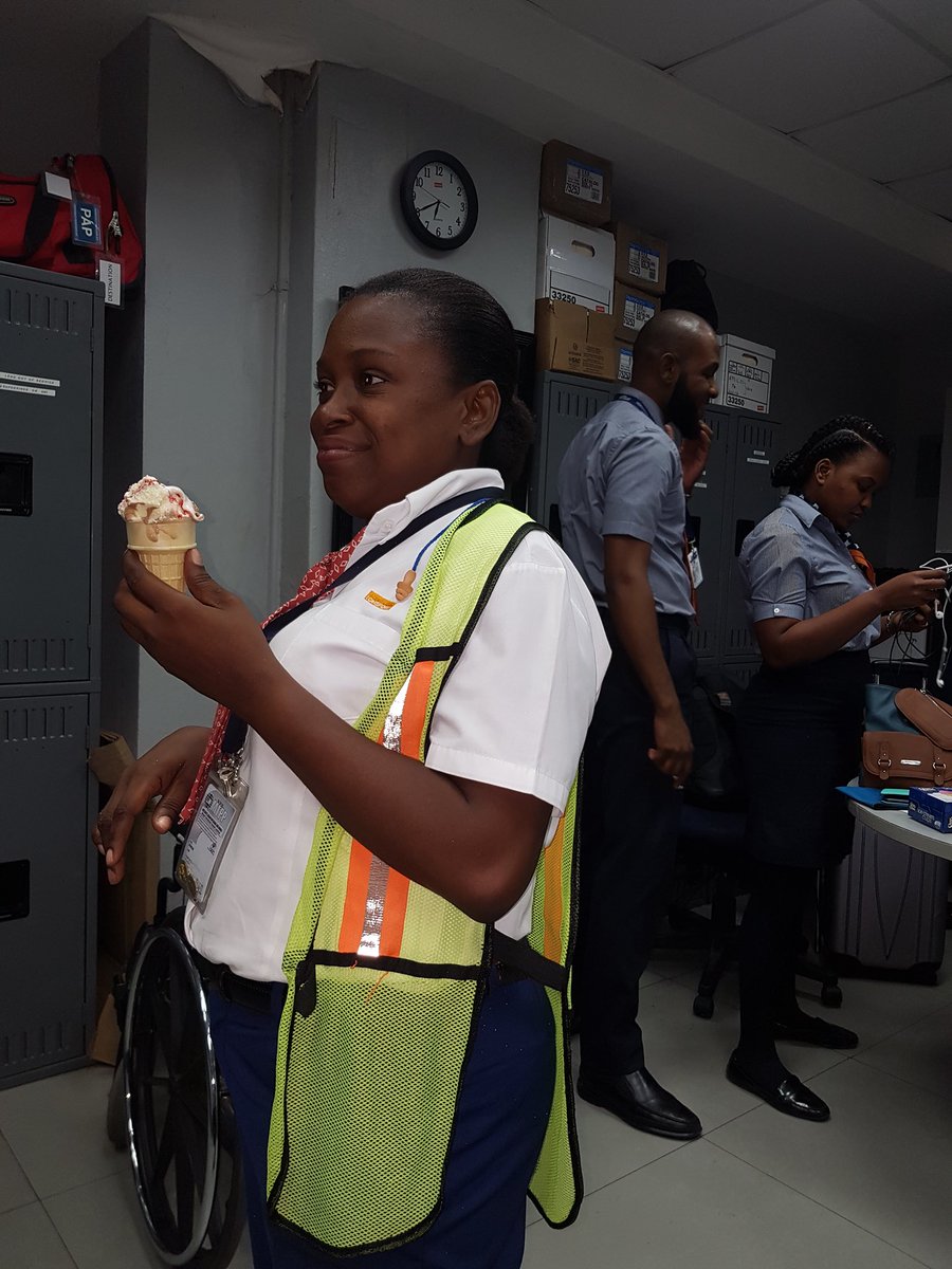 frankieorlando's tweet photo. #PAP
#SUMMERSCOOPS π¦
@HelloJetBlue https://t.co/bmlGwEyUz4