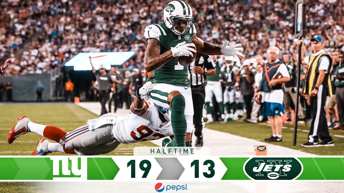 nyjets's tweet photo. Break time in the #MetLifeBowl https://t.co/GlAbKb8uWp