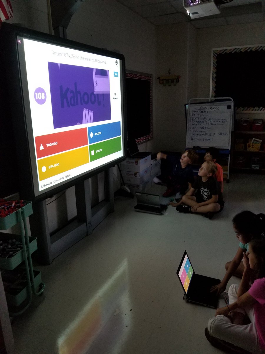 Miss Mueller's and Miss Rorhbach's kiddos playing 4th grade math and social studies review today <a href="/HorizonElem/">Horizon Elementary</a> #gocomets18