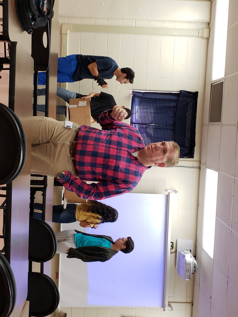 EISDMemorialHS's tweet photo. @thowardttu The energy throughout this activity was exceptional. What an engaging way to learn about the scientific method! https://t.co/0bB6HaG6AY
