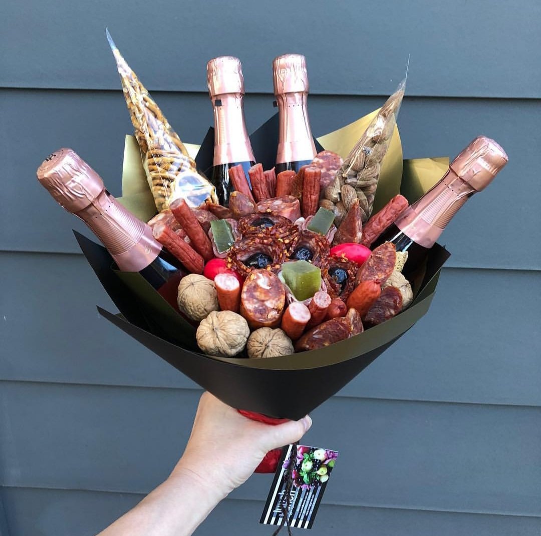 winewankers's tweet image. Our kind of flowers! #wine #food #champagne