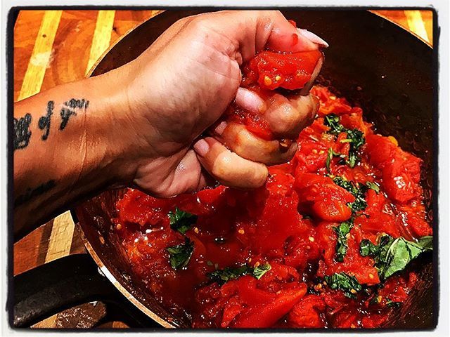 farmgirlfood's tweet photo. What is sexier than squishing....by hand, amazing imported Tomatoes from Tuscany to make an Authentic Rustic Tomato Ragu. Garlic, White Wine, Fresh Torn Basil Leaves & a whole lot of passion. Best Sauce Ever. ❤️🇨🇦👩🏻🍳#chef #chefsofintagram #chefl… https://t.co/XxTzsalYqo https://t.co/7MUFtX4EQw