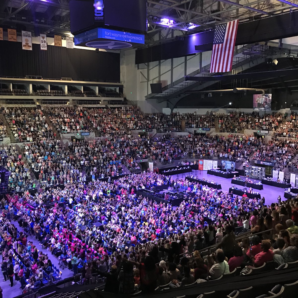 acwmc's tweet photo. Thank you Priscilla Shirer for your uplifting words at the Memorial Coliseum tonight! Anthony Evans’ performance made the experience even more memorable. We’ll see you bright and early at 8:30am tomorrow! #pslive18 @PriscillaShirer https://t.co/N8CKvTxfIh