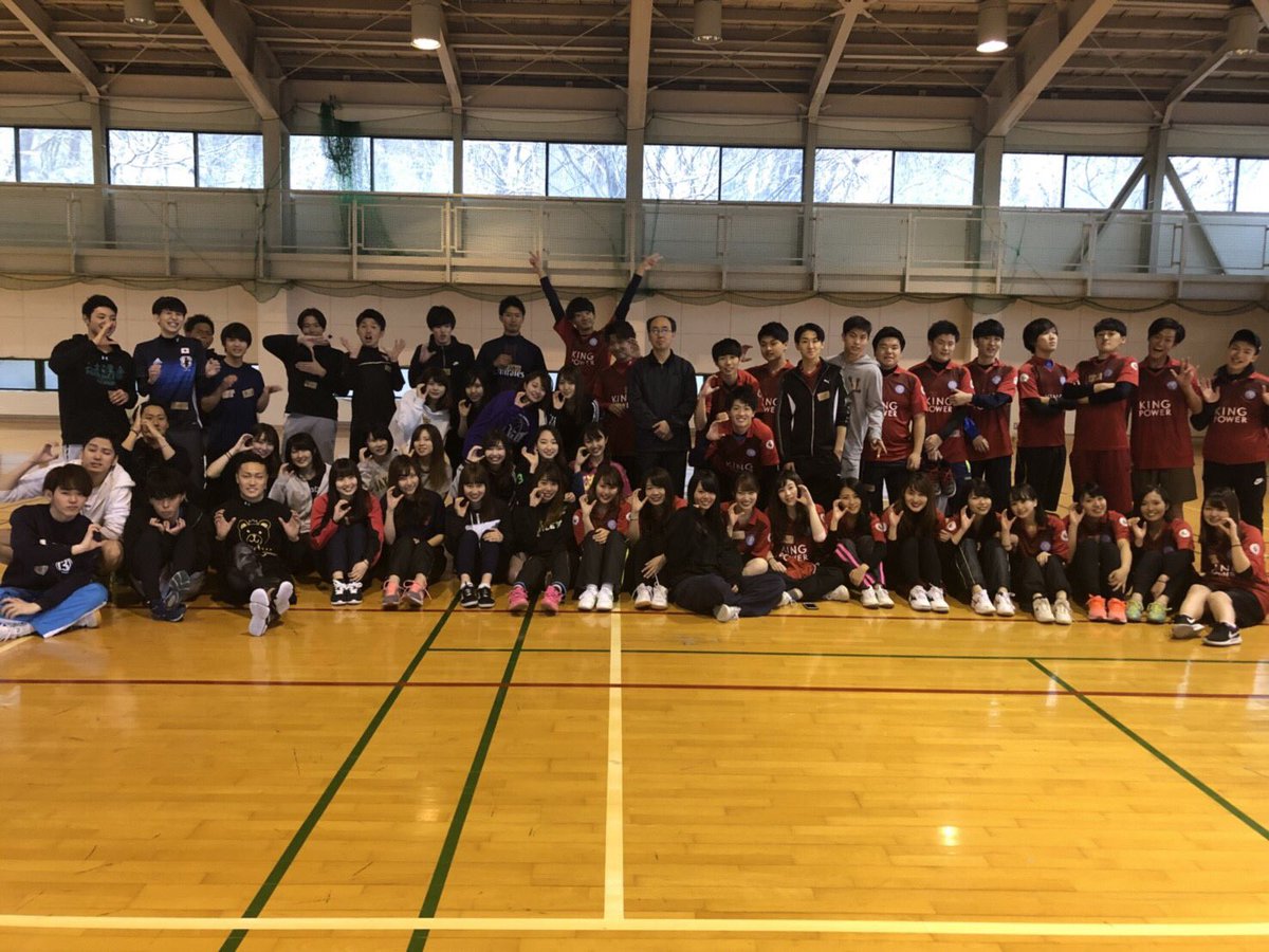 Kwonzemi2017's tweet photo. 少し思い出振り返ります！
春合宿は栃木の那須に行きました！
体育館でのレクレーションで仲を深め、那須どうぶつ王国で動物たちと触れ合う素晴らしい春合宿でした！

ゼミ長カピバラになれるかもしれません… https://t.co/JosOINQDbn