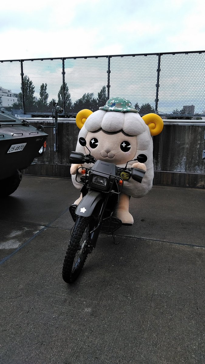 自衛隊札幌地方協力本部 Auf Twitter 今日 明日は札幌ドームで行われる北海道日本ハムファイターズ公式戦でのイベント はたらくのりもの大集合 において陸上自衛隊の装備品を展示するモコ みんな遊びに来るモコよ T Co Qifybefm57 自衛隊札幌地方協力