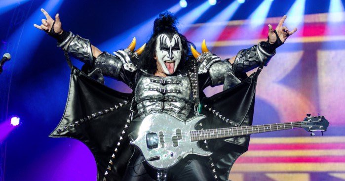 August 25... Happy Birthday Mr. Gene Simmons LEGEND... RESPECT.  