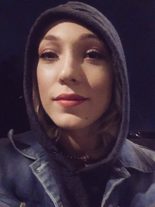 Waiting for my ride (incognito) 😎 https://t.co/Az3EkKzJs6<a href="/tag/disneyland"class="tags"><span>#disneyland</span></a>