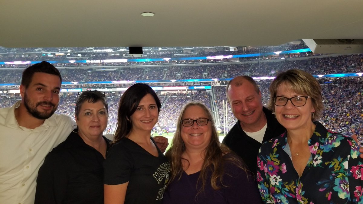 SarahVetNet's tweet photo. Thank you @ElementFleet for a great evening with colleagues and customers at the #Vikings game! https://t.co/bIrsJsd90m
