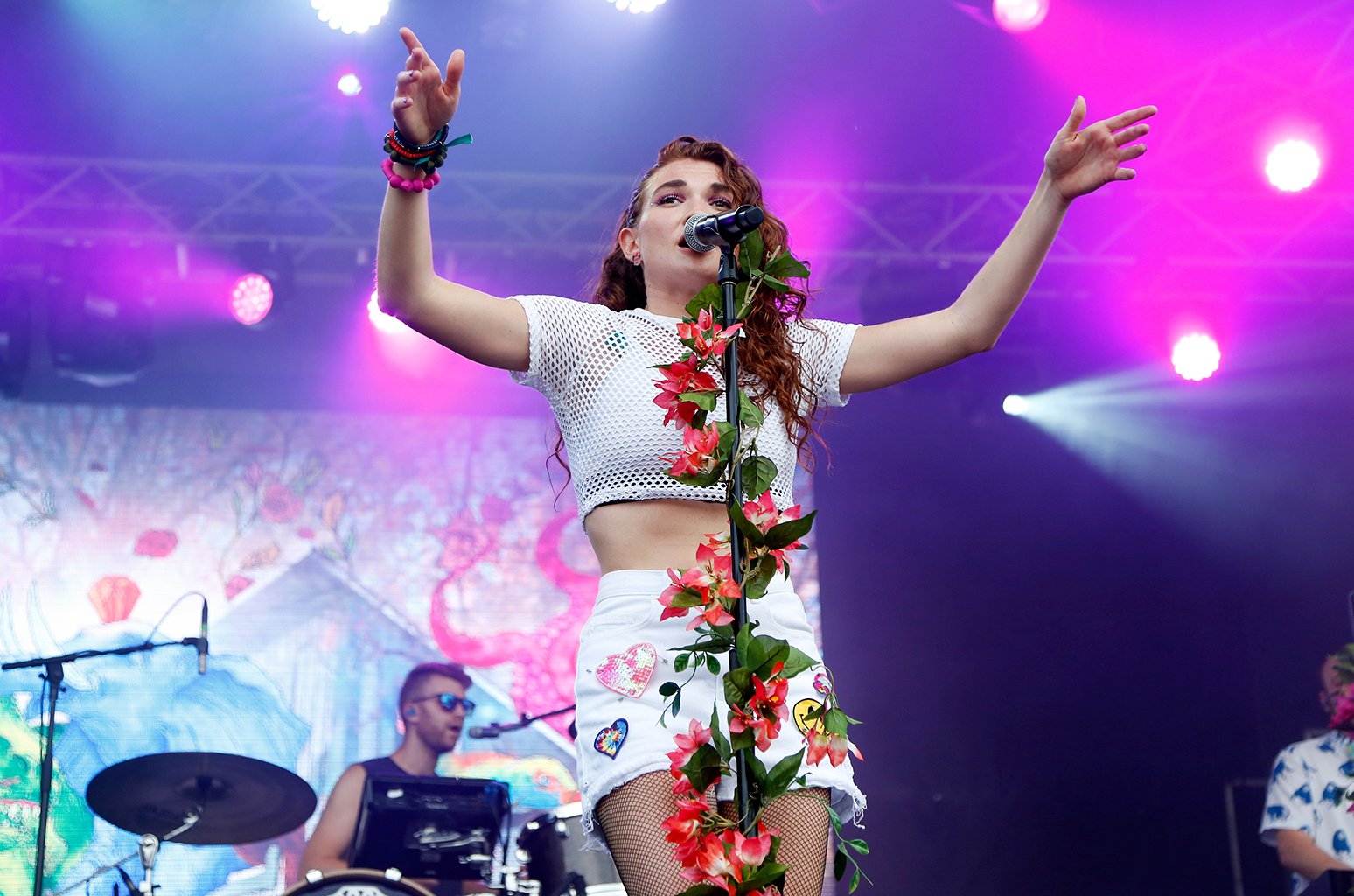 billboard on X: MisterWives' Mandy Lee & Etienne Bowler got married in a  beautiful ceremony -- see the pics t.co5qSjMTJEzn  t.coxdm6Wr0LYv  X