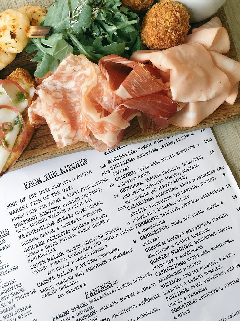 Breakfast bagels until 11.30am &amp; our Italian inspired menu from 12pm! Join us this #bankholiday 
🍳🥓🍴🔥🍕