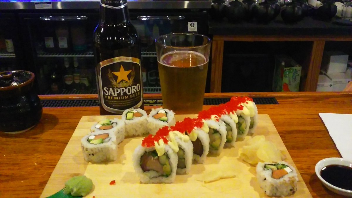 BrewCityMonk's tweet photo. Eating at the new #FishCheeks @ Wauwatosa. AWESOME 🍣, GOOD 🍺 🍷 https://t.co/EssCo1Ak7g